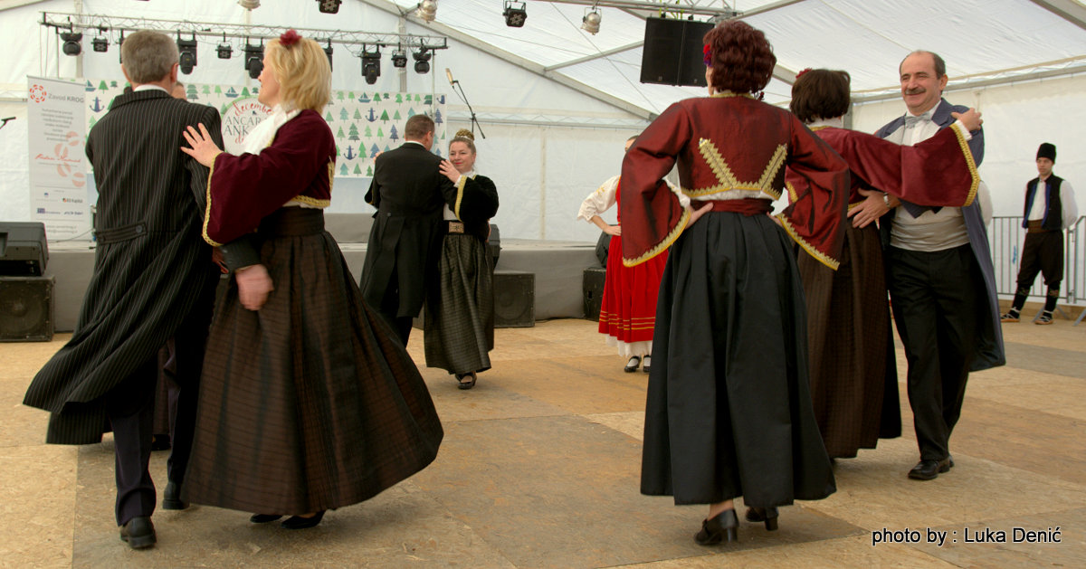 Folklor Decembra v Ankaranu 109